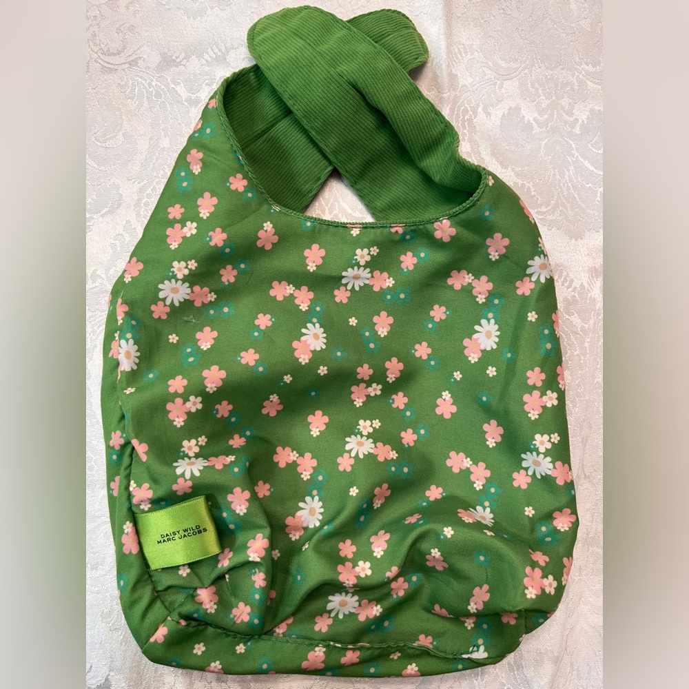 Marc Jacobs Corduroy and Fabric Reversible Daisy Wild Tie Pouch - Picture 4 of 10